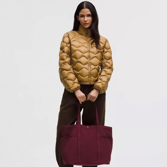 lululemon athletica Handbags - Lululemon Daily Multi-Pocket Tote Bag 20L- Burgundy Bay